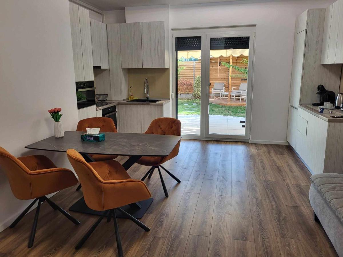 Sika Sunny Garden Apartment Arad Exteriér fotografie