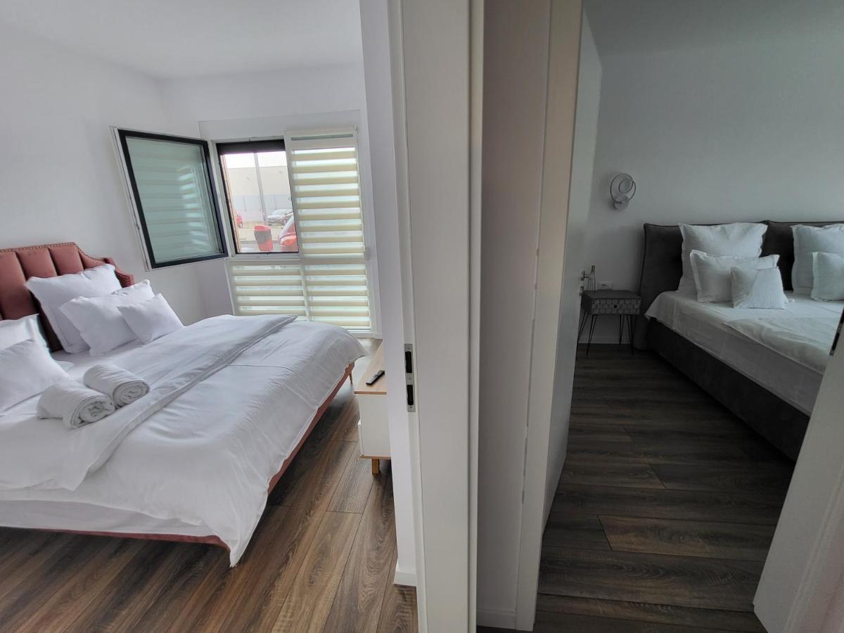 Sika Sunny Garden Apartment Arad Exteriér fotografie